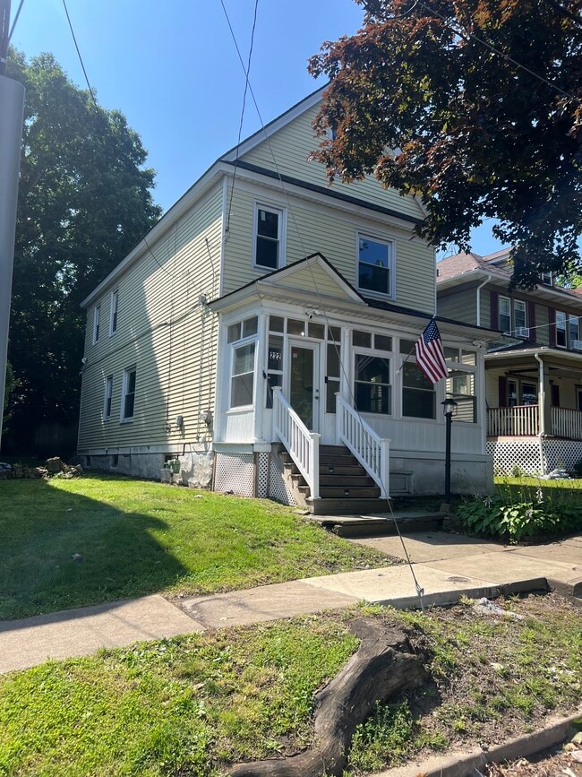Building Photo - 222 Prescott Ave