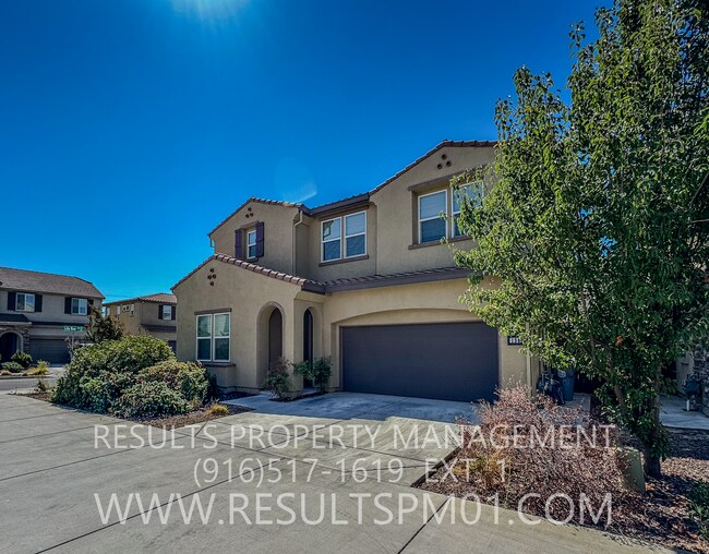 Foto del edificio - Gorgeous upgraded Home! Spacious 4 bedroom...