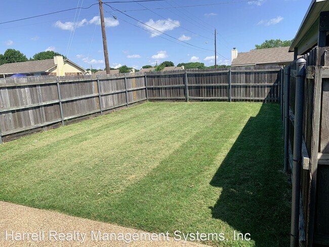Foto del edificio - 3 br, 2 bath House - 9117 Royal Lane