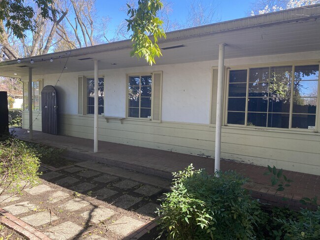 Foto del edificio - 1014 Stanford Ave