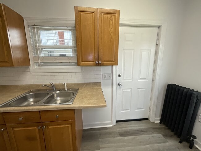 Foto del edificio - 213 Jefferson Ave