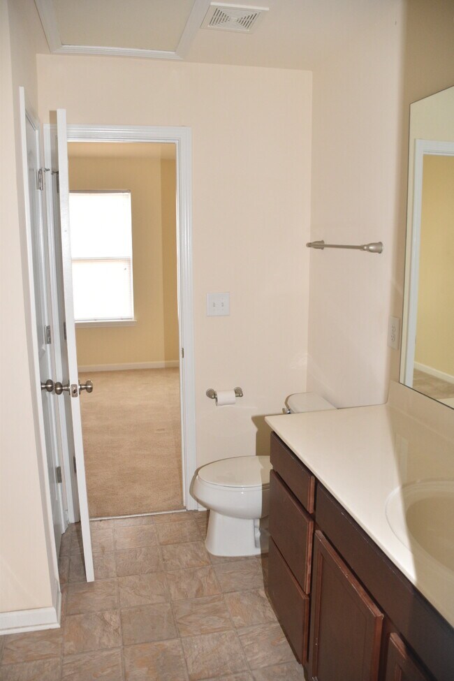 Baño completo - 11139 Derryrush Dr