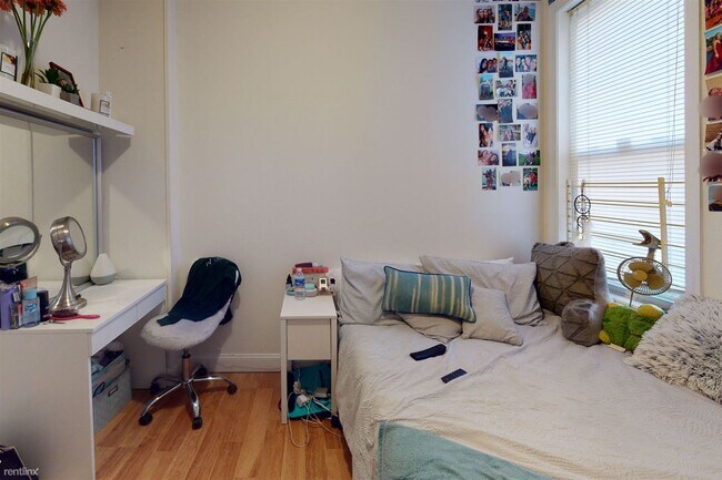 Foto del edificio - 4 br, 2 bath House - 1523 FONTAIN ST