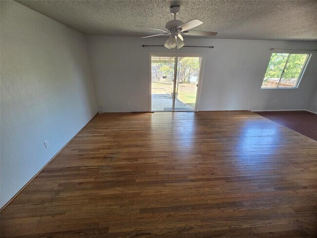 Foto del edificio - 2810 Dillion Hill Dr