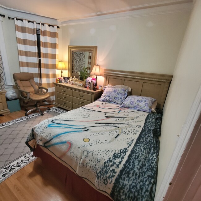 Bedroom - 129 W 31st St