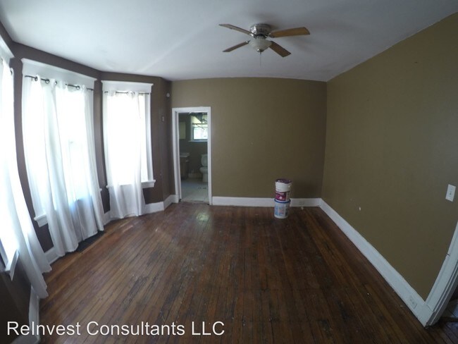 Foto del edificio - 5 br, 2 bath House - 3339 Bonaparte Ave.