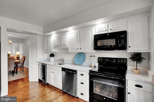 Building Photo - 320 Kimrick Pl