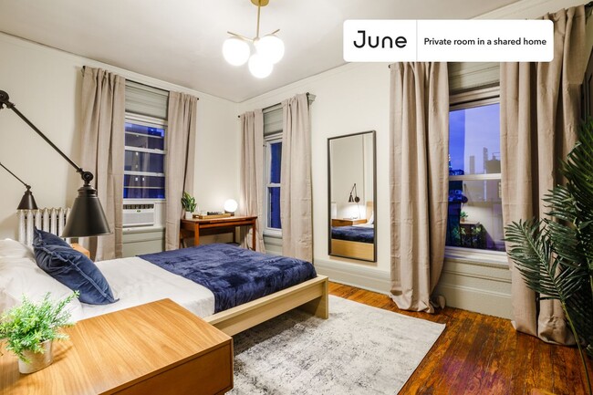 Building Photo - Private bedroom in 4 bed/1 bath Home
