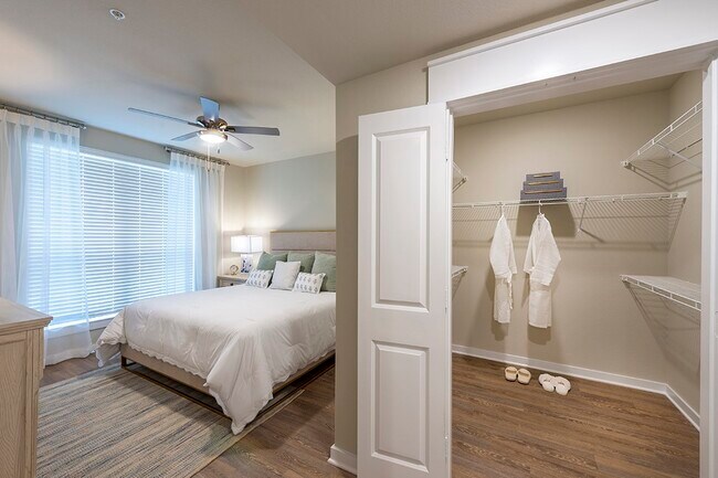 Foto del edificio - 30020 Creekside Ter Dr