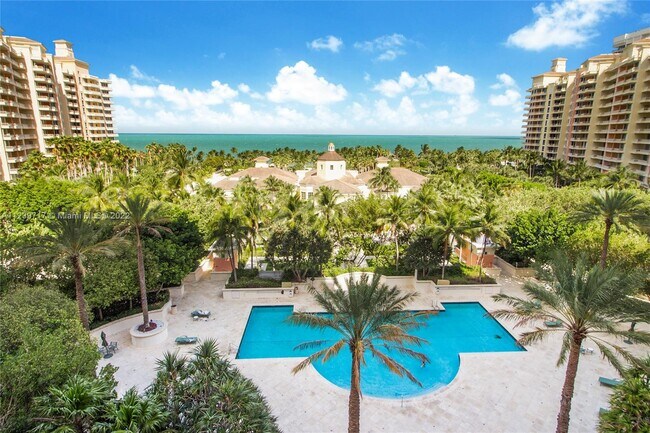 Building Photo - 785 Crandon Blvd