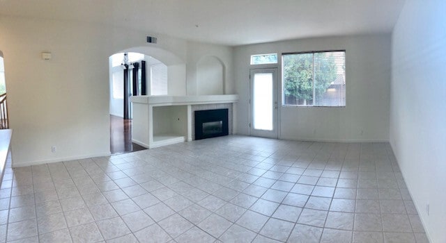 Foto del edificio - Clean 4 Bedroom, 2.5 Bath Home with 3 Car ...