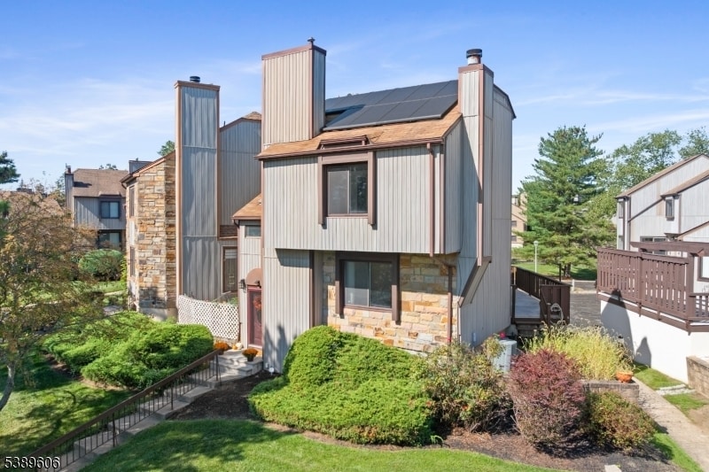 Primary Photo - 160 Goldmine Ln