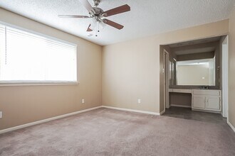 Building Photo - 15850 Alger Dr