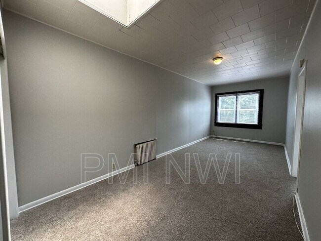 Foto del edificio - 40 W 73rd Ave