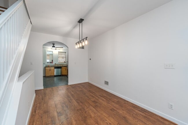 Building Photo - 5 N Linwood Ave