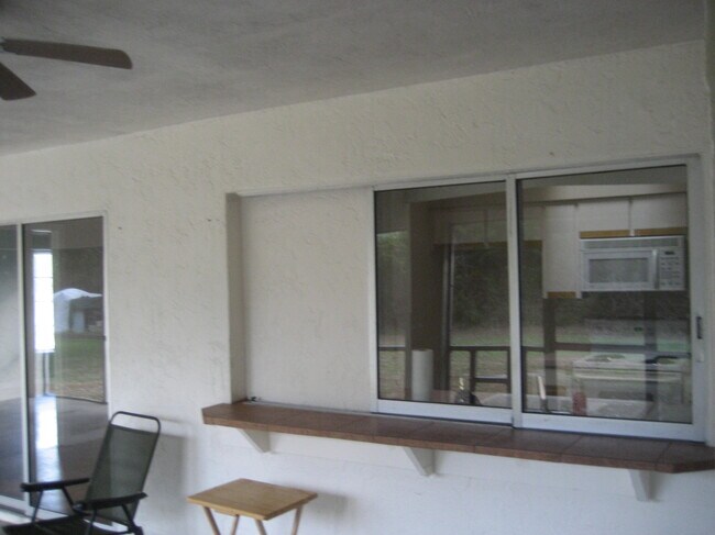 Foto del edificio - 13231 Windcrest Dr