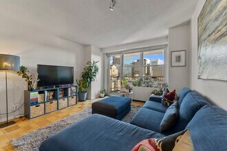 Building Photo - 151 Tremont St