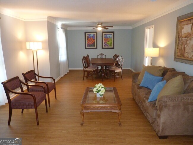 Foto del edificio - 6317 Fox Chapel Dr