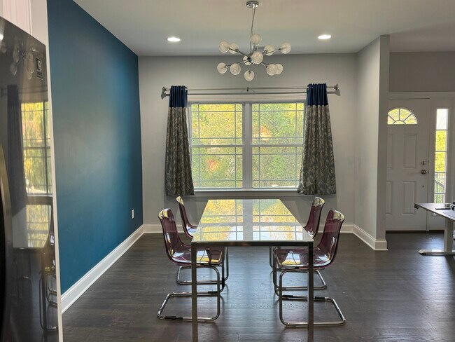 dining - 144 Harding Ave