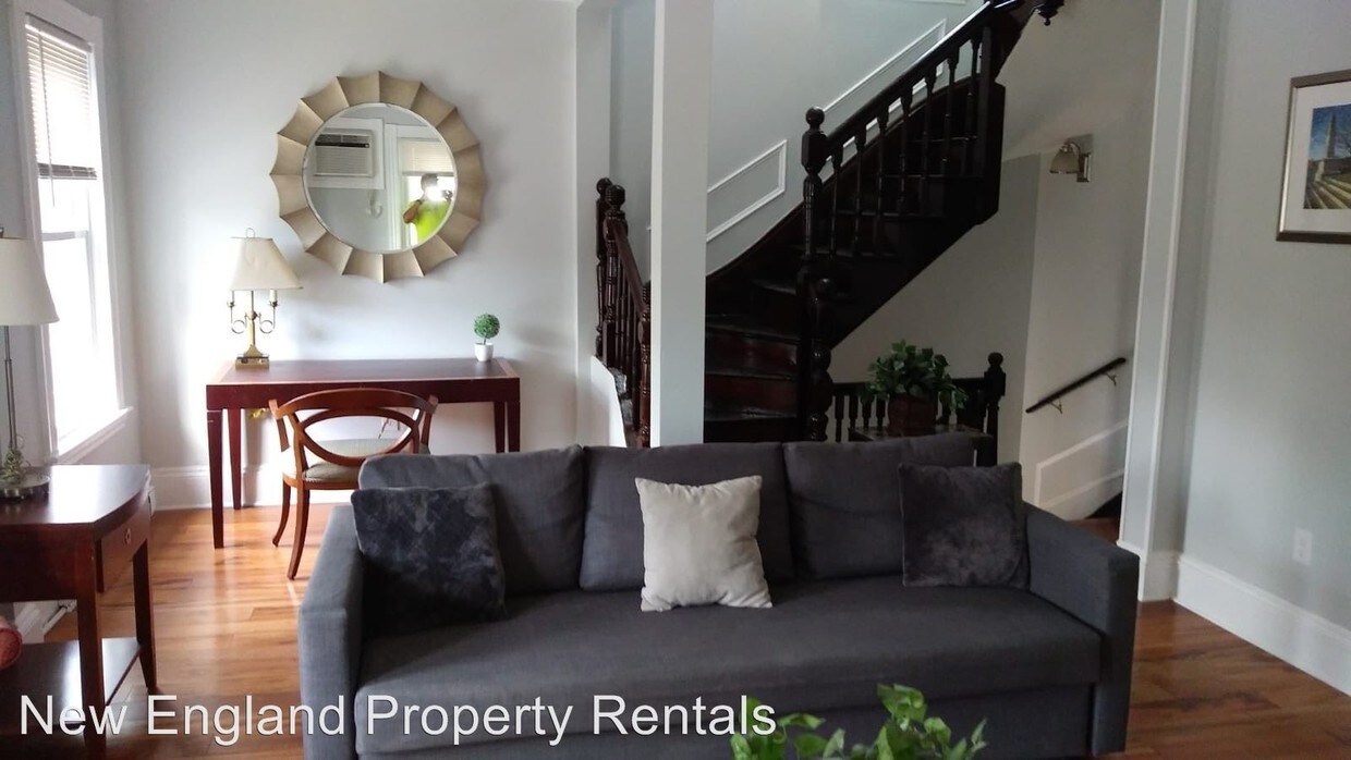 Foto principal - 647 Bennington St