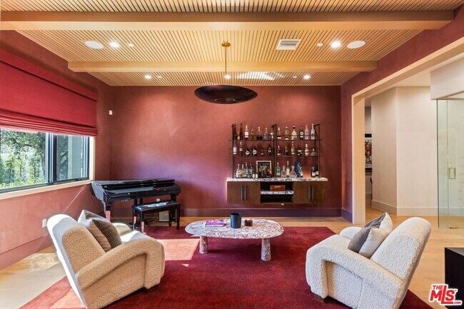Foto del edificio - 5084 Valjean Ave