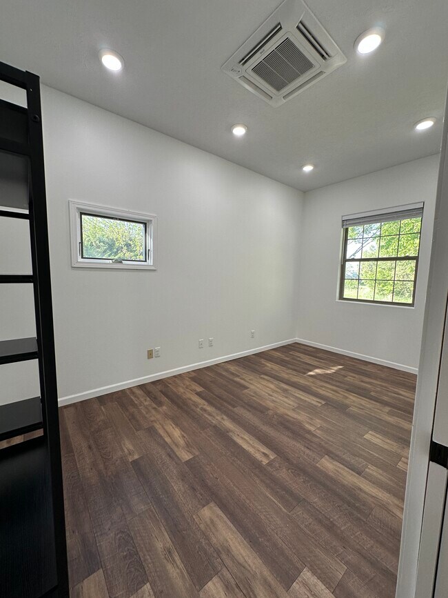 Foto del edificio - Loomis Apartment Homes