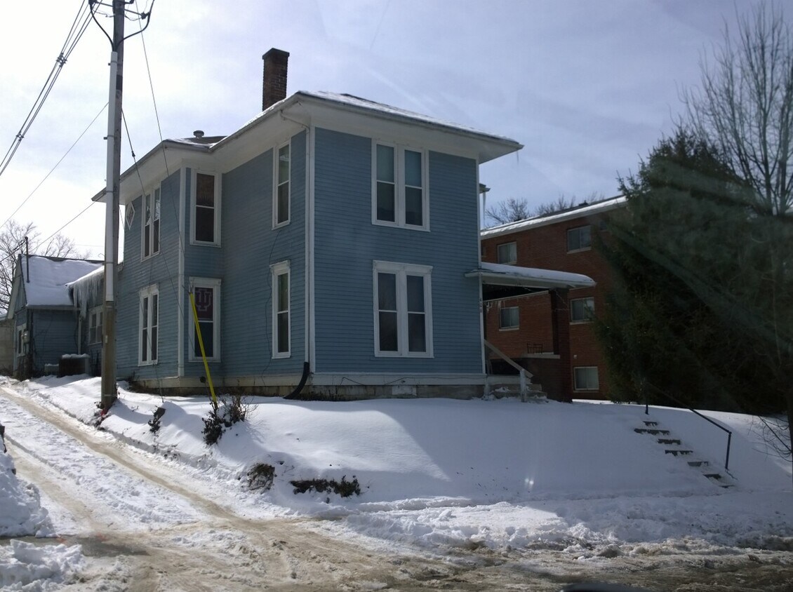 Primary Photo - 406 E 2nd St