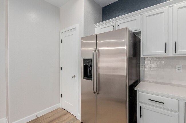 Foto del edificio - 7601 E Roosevelt St