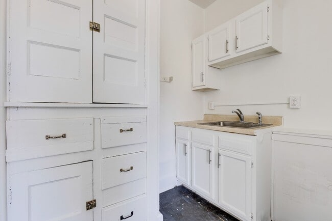 Building Photo - Available NOW- Charming apartments in the heart of Mt. Oliver!