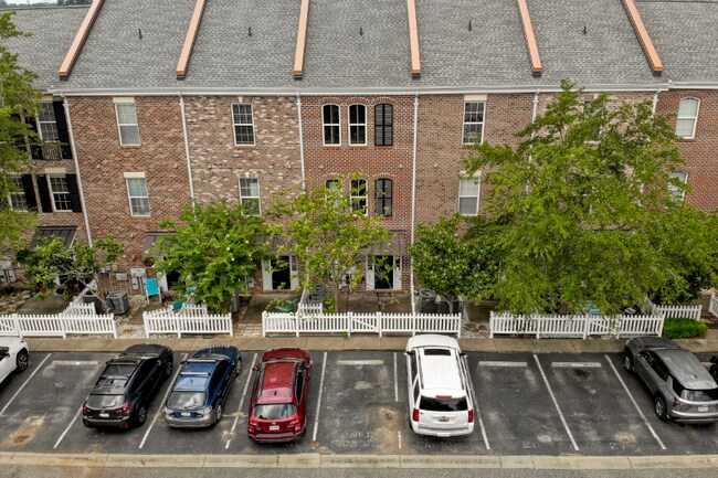 Building Photo - 2834 Howard Ave