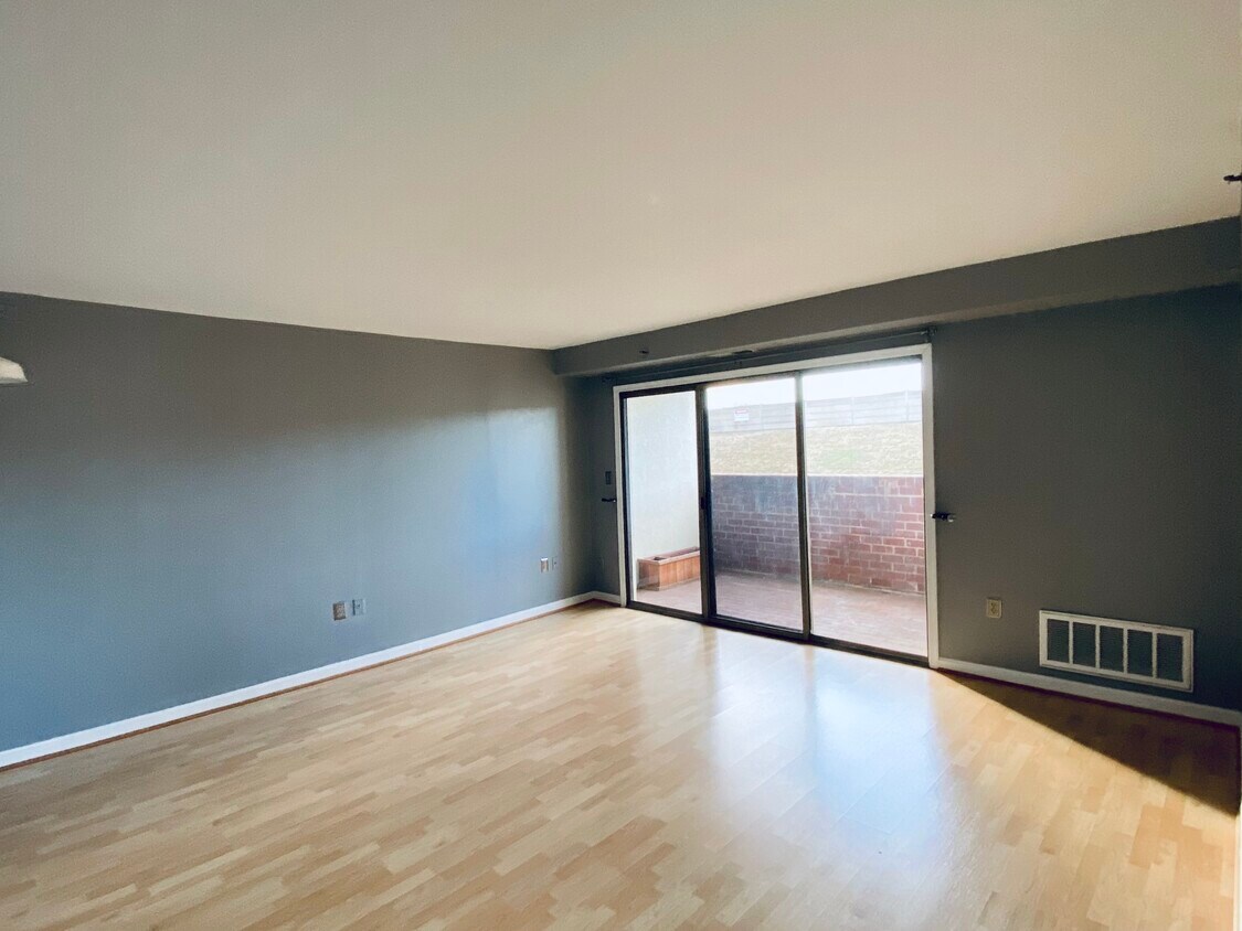 Primary Photo - 505 east braddock road #102