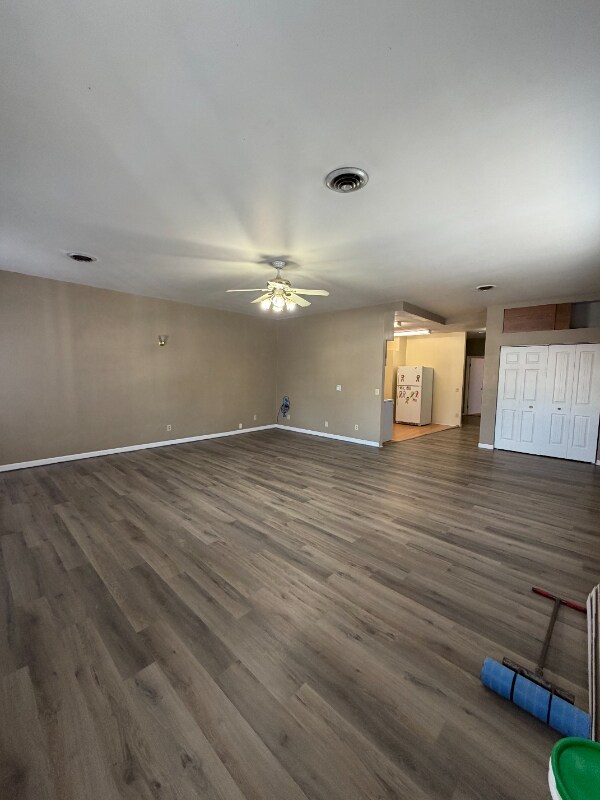 Foto del edificio - 423 W Walnut St