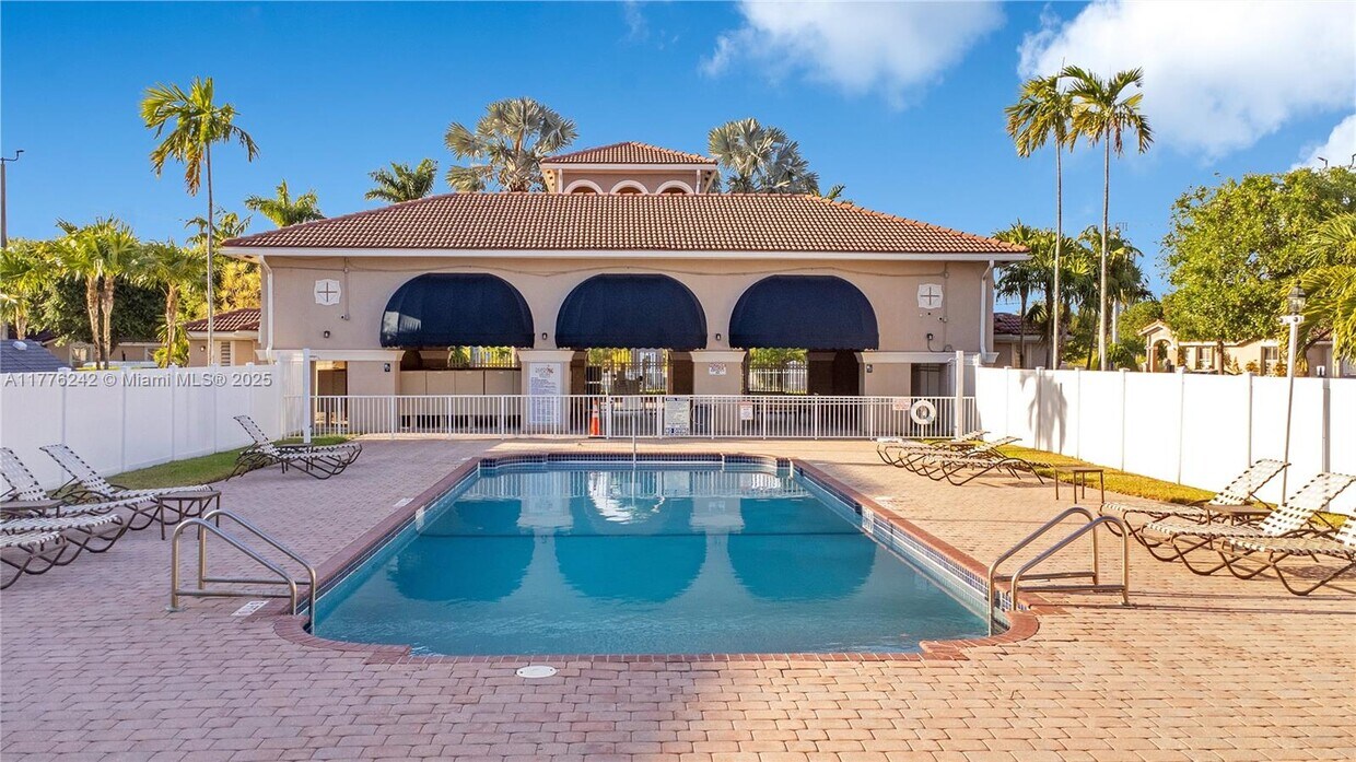 Foto principal - 27433 SW 137th Ct