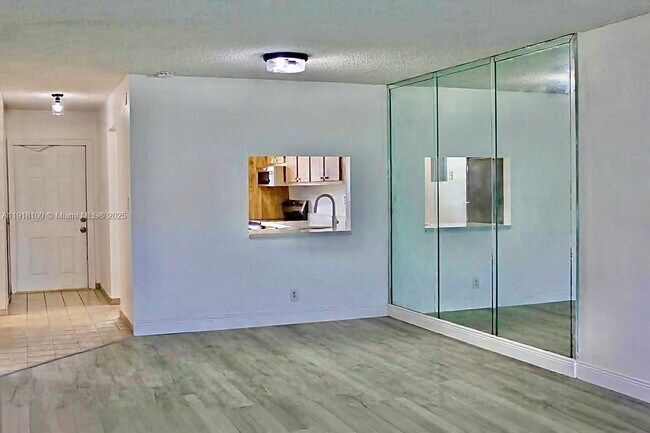 Foto del edificio - 1751 NW 75th Ave