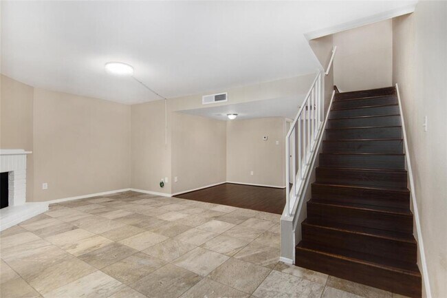 Building Photo - 7918 Prestwood Dr