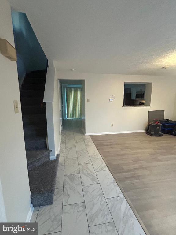 Building Photo - 41 Vanderbilt Ct