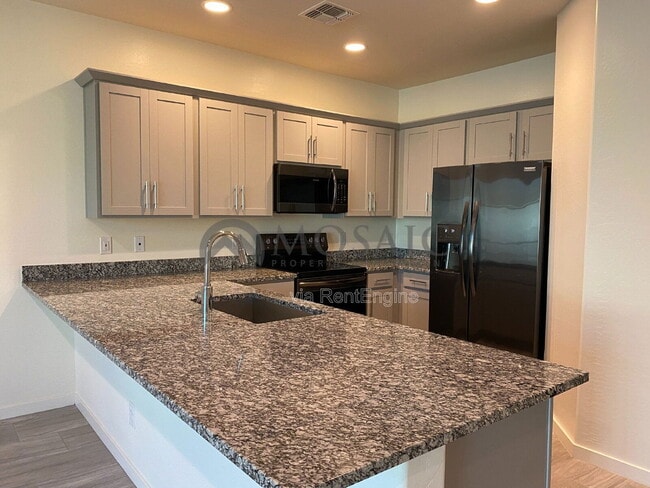 Building Photo - 4058 E Erie St