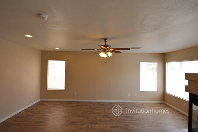 Building Photo - 547 Fiddlehead Ave