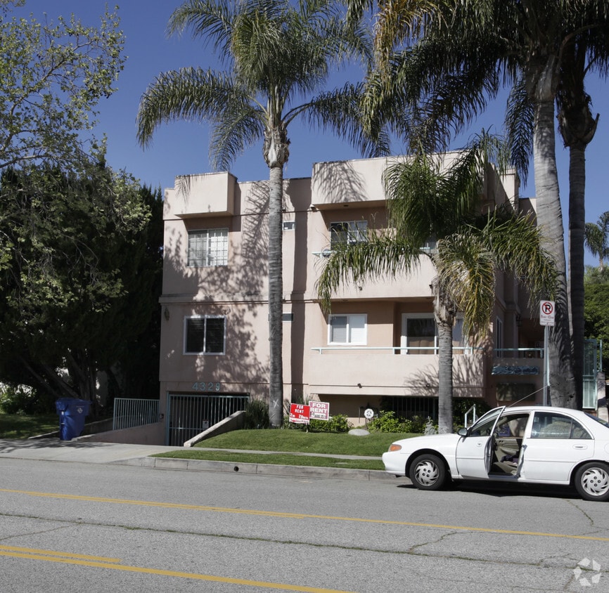 Building Photo - 4329 Dixie Canyon Ave