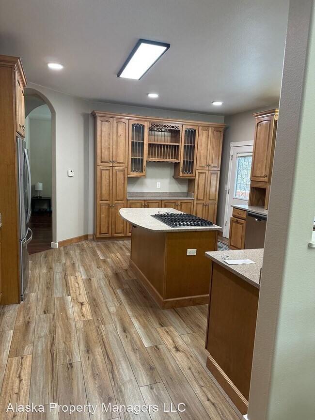Building Photo - 4 br, 2.5 bath House - 1400 W 47th Ave
