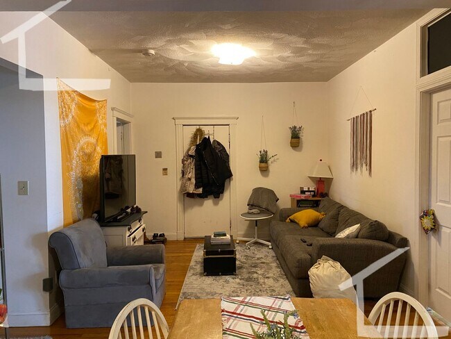 Building Photo - August 1st Brighton / Brookline 4 Bed on C...