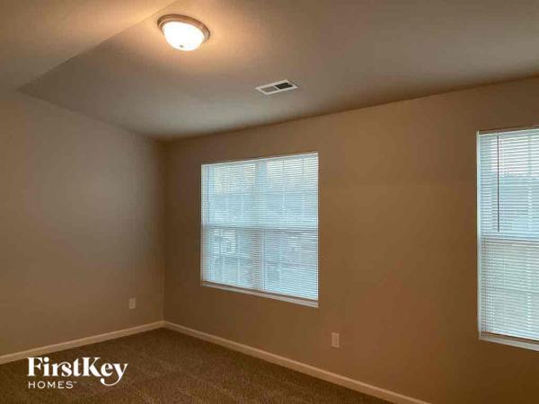 Building Photo - 108 Bedrock Ct