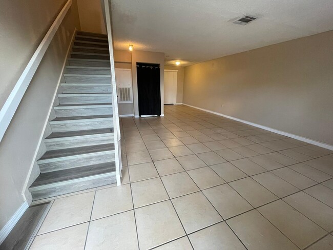 Foto del edificio - 1300 Arlington Ln NE