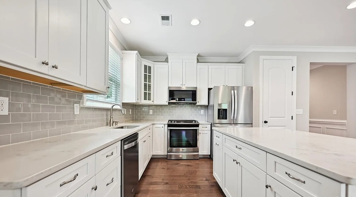 Primary Photo - 2760 Berkhamstead Cir
