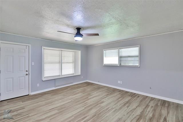 Building Photo - 726 Woodlawn Dr