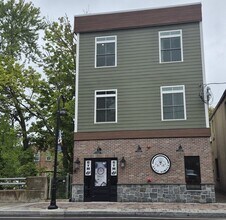 Building Photo - 35 W Main St