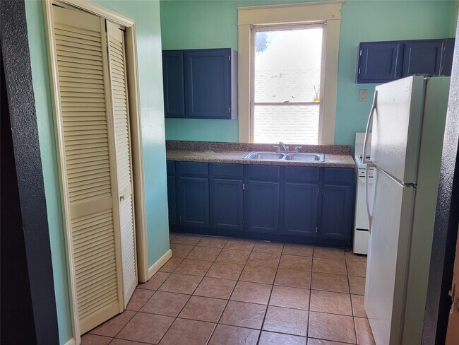 Foto del edificio - 4401 Ave Q 1/2