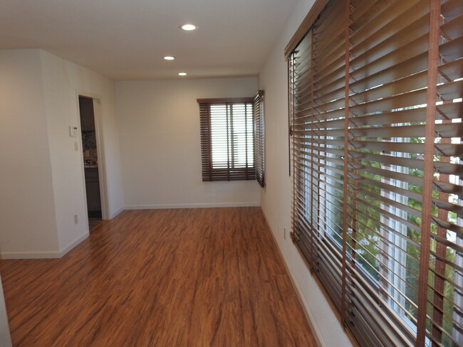 Foto del edificio - 3821 Barrett Ave