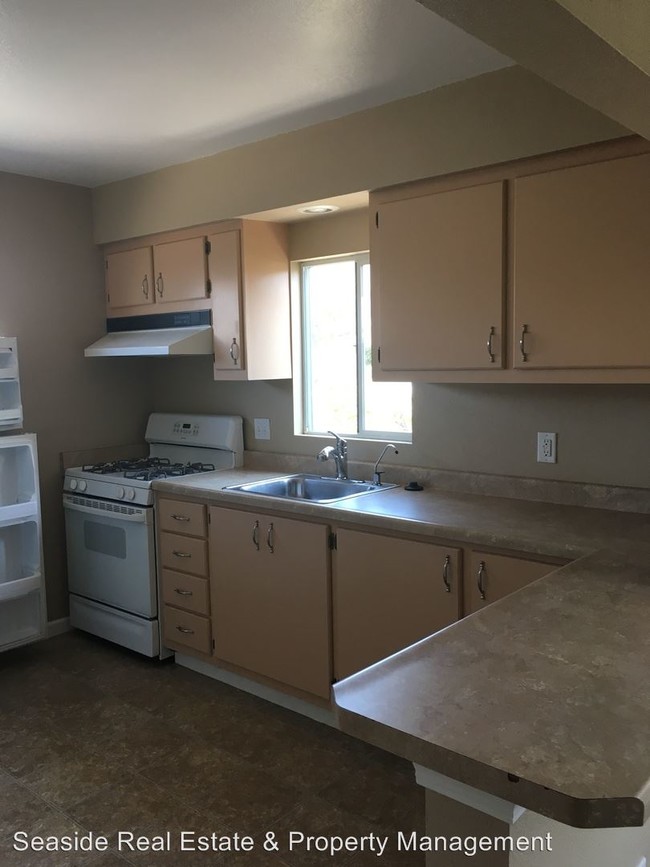 Building Photo - Studio, 1 bath House - 2745 Alder