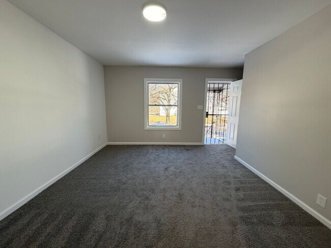 Building Photo - Move-In Ready 3BR in West Akron — Clean, Updated, Comfortable